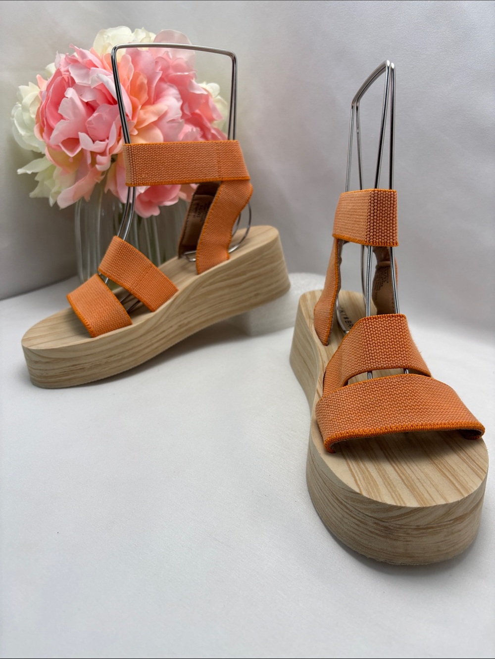 Lucky Brand Women’s 5 Orange Platform Sandals with Wood-Effect Wedge #365 OBO